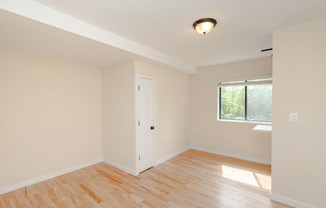 1430 N DEARBORN PKWY