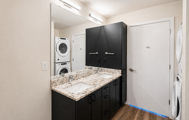 2 beds, 1 bath, 983 sqft, $2,950, Unit 113