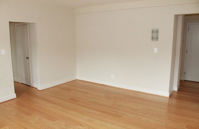 1 bed, 1 bath, 700 sqft, $2,500, Unit 600