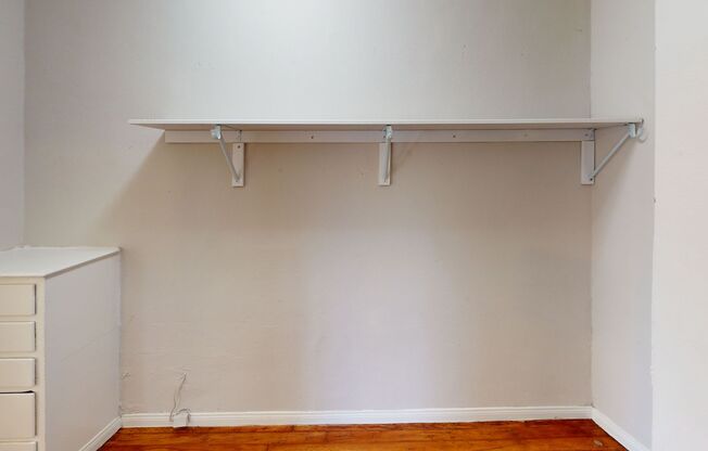 Studio, 1 bath, 450 sqft, $1,395, Unit 304