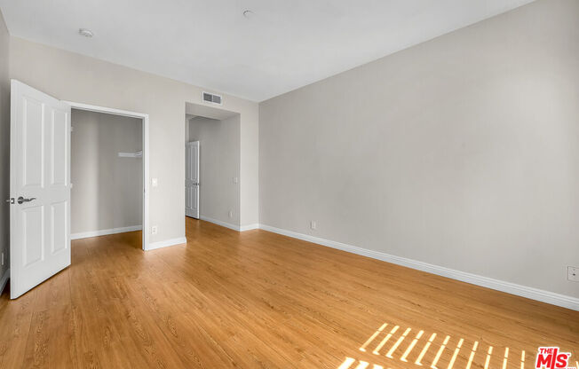 117 S CLARK DR
