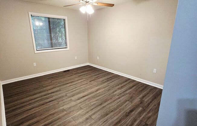2 beds, 1.5 baths, 1,076 sqft, $1,429, Unit 056