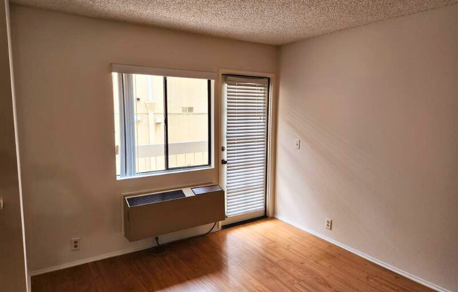 Charming Studio Apartment in Beverly Hills Adjacent + Get 1st Month Rent FREE!