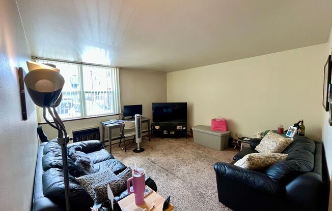 1320 E Capitol Drive