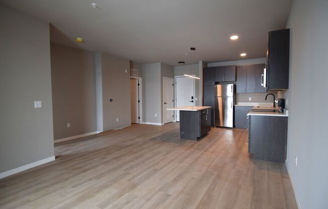 1 bed, 1 bath, 816 sqft, $1,725, Unit 5604-317