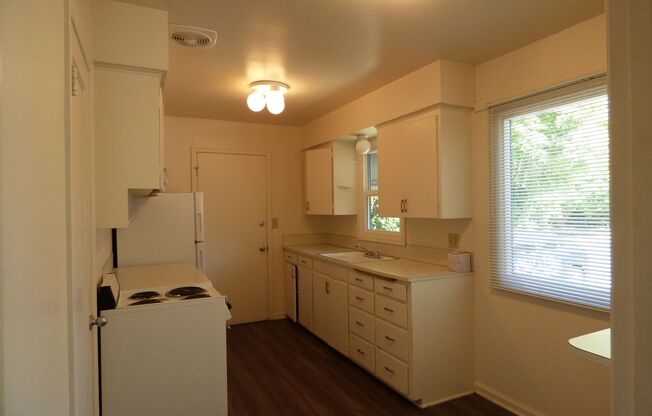 2 beds, 1 bath, $1,795