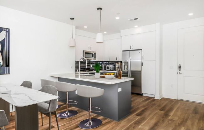 2 beds, 2 baths, 1,029 sqft, $2,593, Unit 418