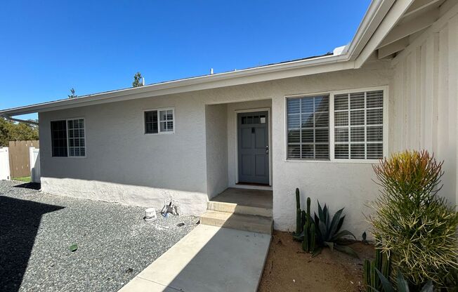 7BD/3BA!! Back gate exits onto Montezuma, Quick walk to campus!!