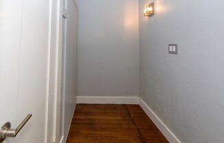 $1,595 - All utilities Included!! Spacious Studio in Downtown Long beach 2 blocks from Beach!!!