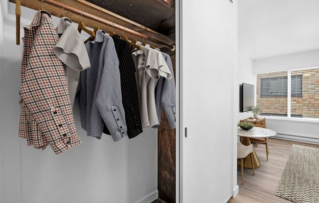 Rajah Apartments | Renovated North Capitol Hill Studios & One Bedrooms