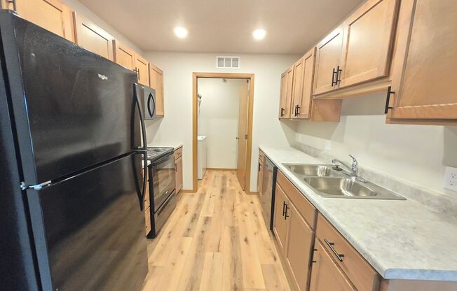 2 beds, 1 bath, 1,090 sqft, $1,230, Unit 3400 202