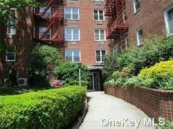 Studio, 1 bath, 650 sqft, $1,750, Unit 2F