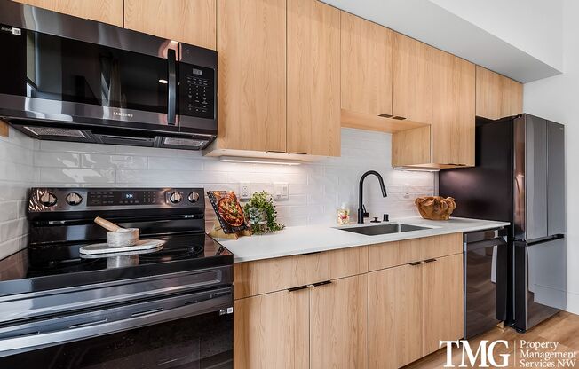 1 bed, 1 bath, 570 sqft, $1,800, Unit 402