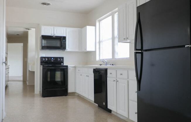 Fully Equipped Kitchen at Ingram Manor Apartments, Maryland, 21208