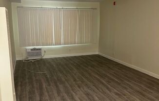 15025 Vanowen Street