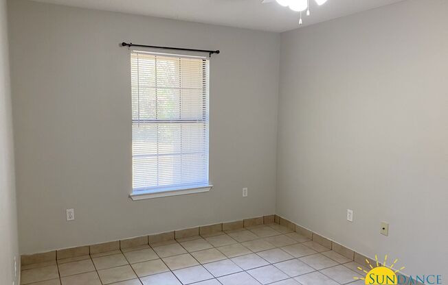 Nice 2 Bedroom Duplex in Navarre!