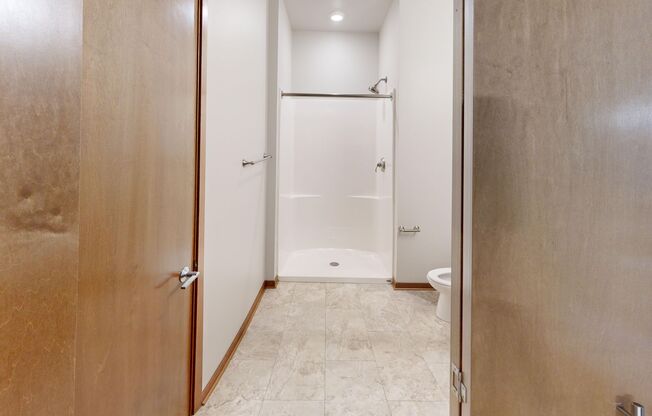 1 bed, 1 bath, 774 sqft, $1,310, Unit 2800-214