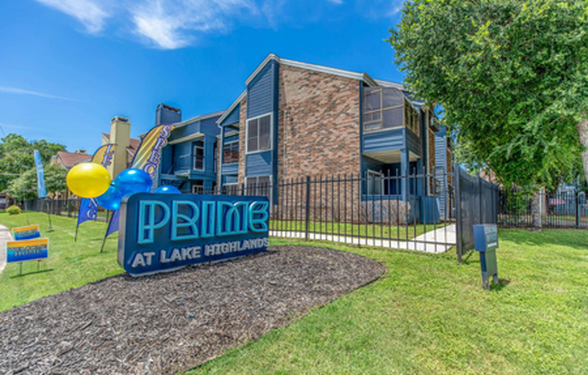 2 beds, 2 baths, 979 sqft, $1,515, Unit 224