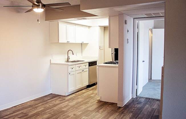 Madera at Metro Dining Area and Kitchen