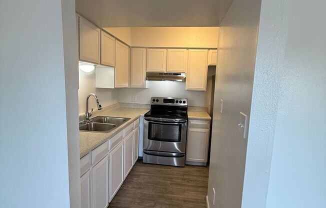 1 bed, 1 bath, 627 sqft, $800, Unit 221