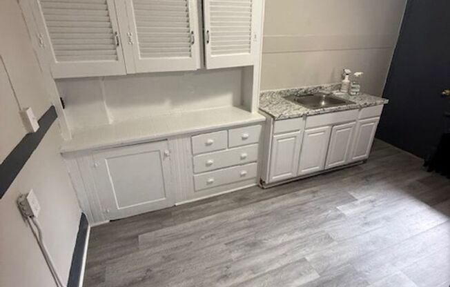 205 Belmont Ave / 10 Marengo Park
