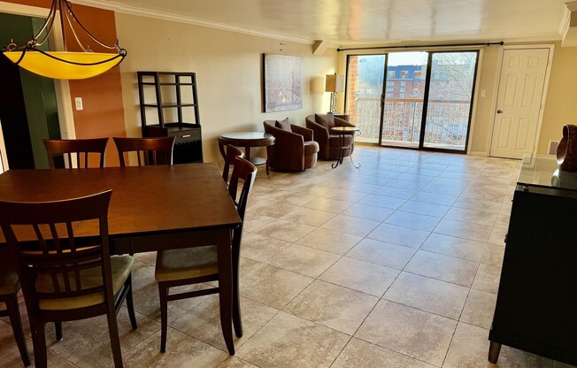 3 beds, 2 baths, 1,644 sqft, $4,600, Unit 711
