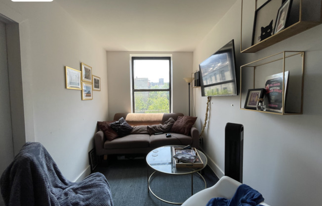 1 bed, 1 bath, $2,795, Unit 3DD