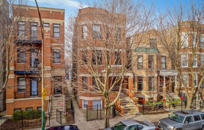 2326 N. Southport