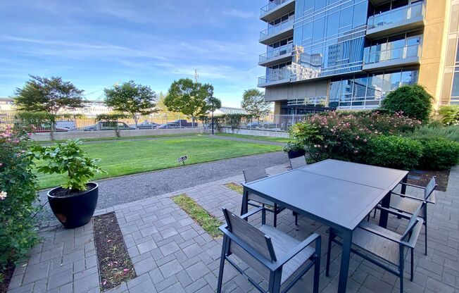 1 bed, 1 bath, $1,950, Unit Unit 1107