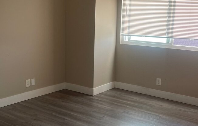 13812 RAMONA PKWY