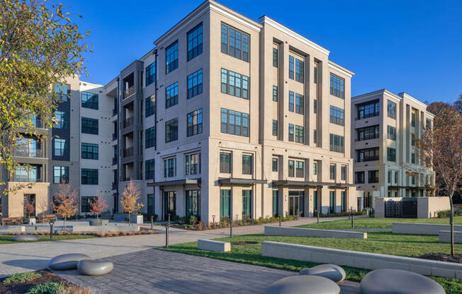 Building Exterior View at The Colony, Charlotte, 28211