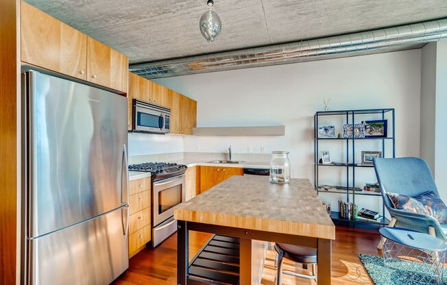 1 bed, 1 bath, 692 sqft, $2,500, Unit NES1926-1215