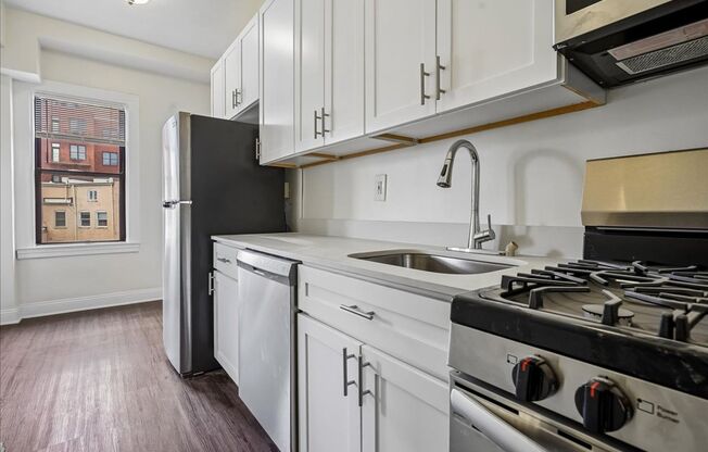 1 bed, 1 bath, $2,200, Unit 1616 16th Street NW Unit 505