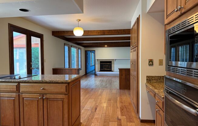 4 beds, 2.5 baths, $4,500