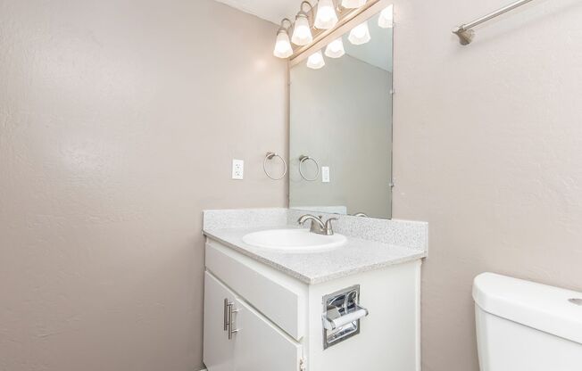 1 bed, 1 bath, 576 sqft, $899