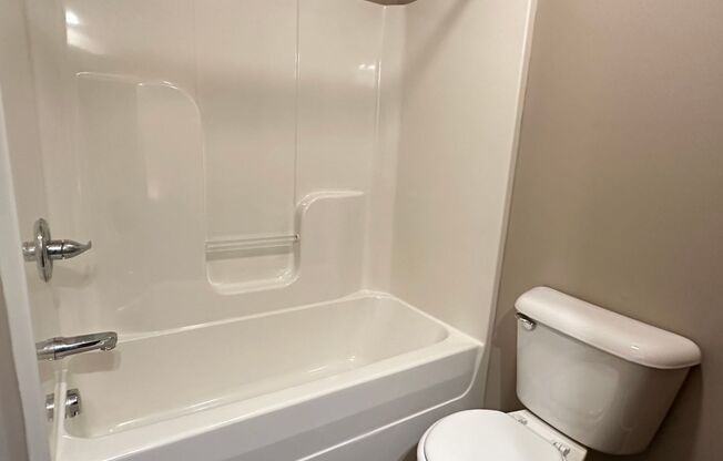 Studio, 1 bath, 179 sqft, $800, Unit 161-B Jack Miller