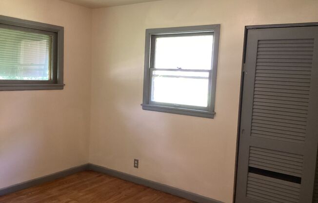 3 beds, 1 bath, $1,595