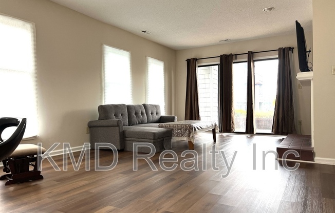 9029 J M KEYNES DR