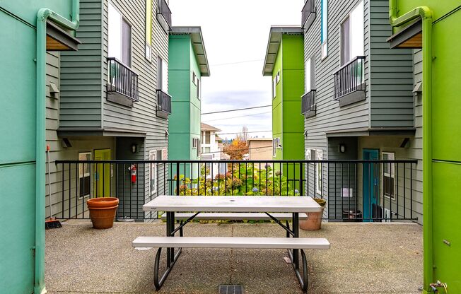 Videré - Courtyard Studios on Cap Hill!