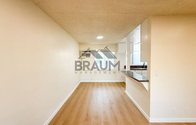 Villa East at Oxnard St.