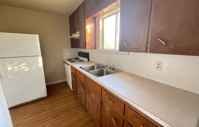 1 bed, 1 bath, 406 sqft, $525, Unit Apt 32