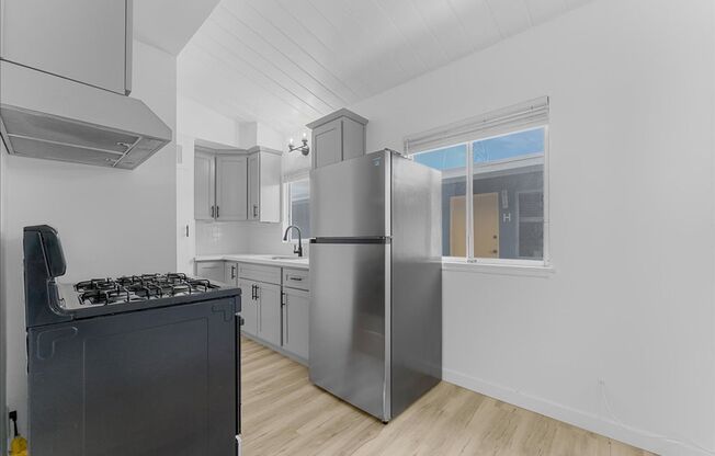 12238 GREVILLEA AVE