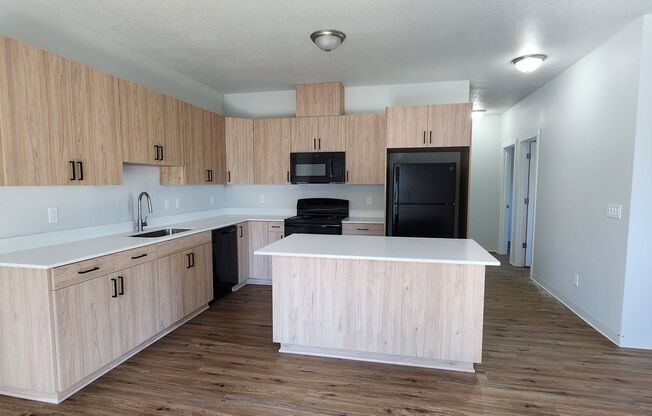 3 beds, 2 baths, $2,295, Unit 1720-A