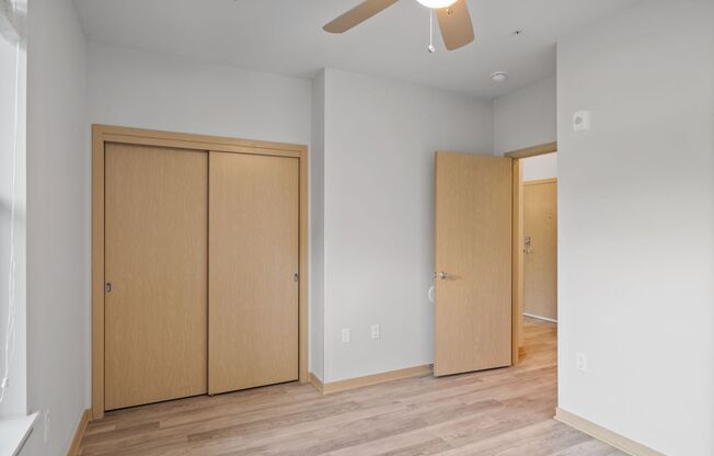 1 bed, 1 bath, 674 sqft, $1,090, Unit 411