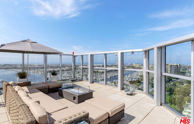 1 bed, 1 bath, 814 sqft, $4,250, Unit 415