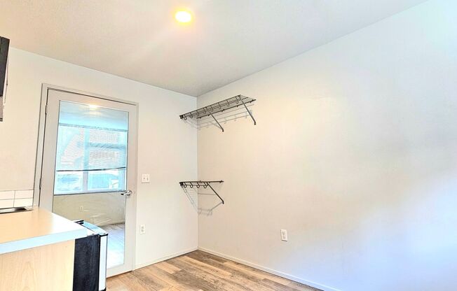 Studio, 1 bath, 122 sqft, $1,070