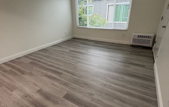 2 beds, 1 bath, 850 sqft, $2,225, Unit 9161-6