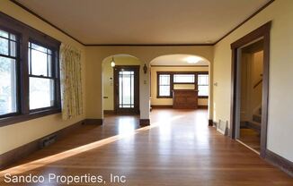 1012 South Oakes