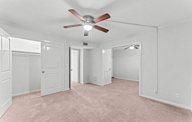 2 beds, 1 bath, 990 sqft, $1,225, Unit #16