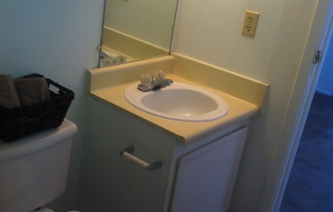 1 bed, 1 bath, 550 sqft, $735, Unit *701